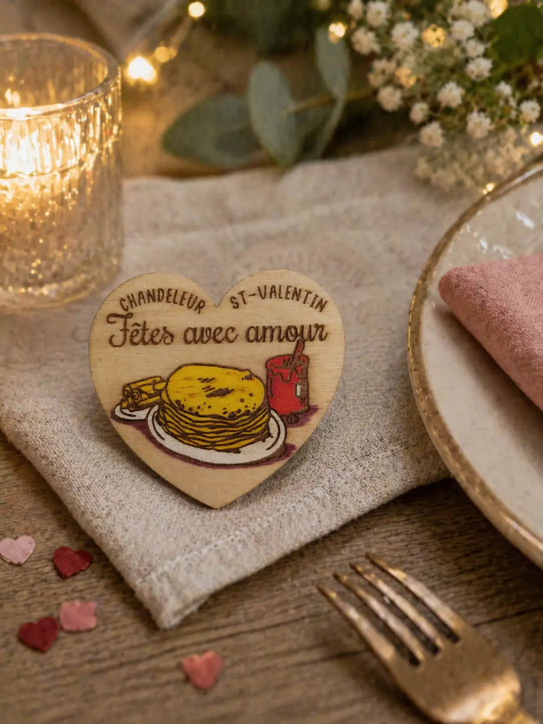 Badge représentant le mois de Février, saint-valentin et crêpes