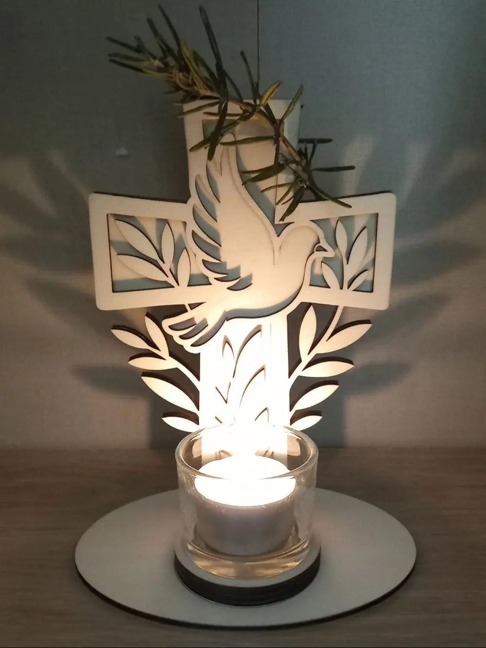 Croix motif colombe